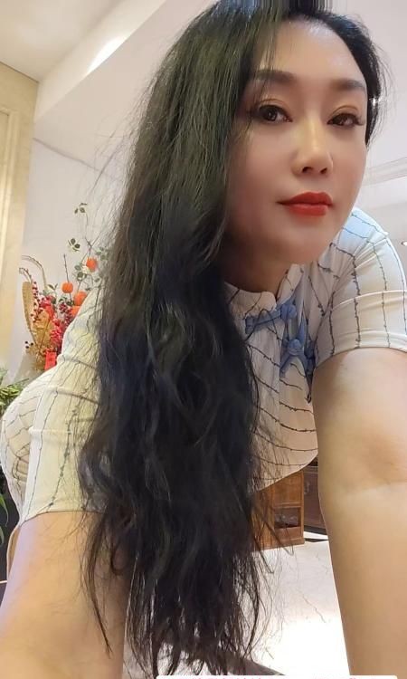 潮喷毒龙丰满骚货