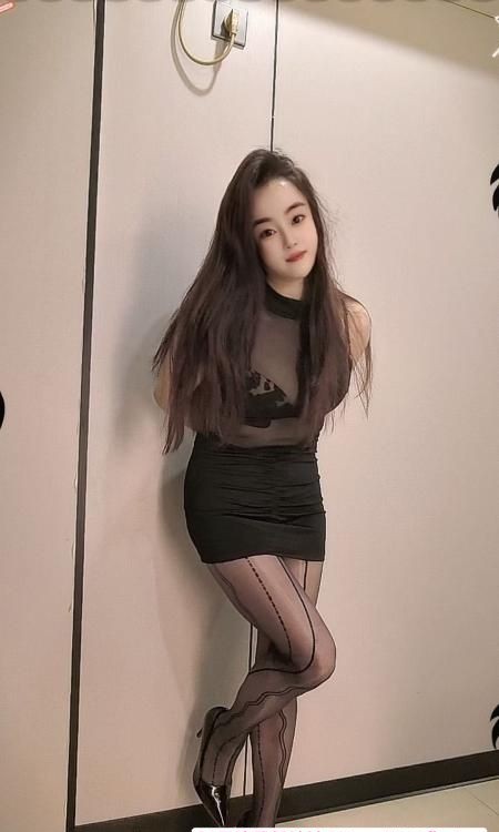 龙华媚眼骚御姐