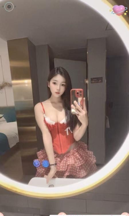 三点粉美女七七