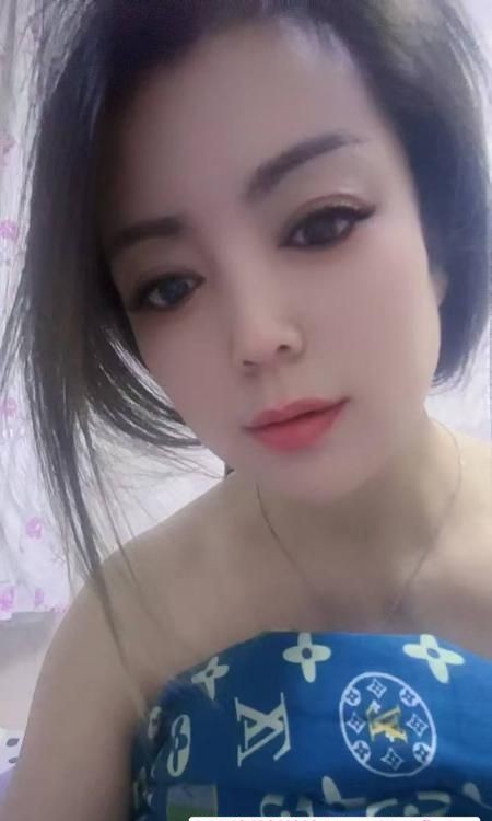 浦东大奶荡妇