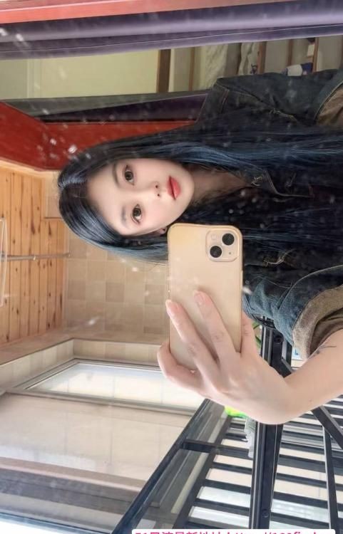 刚下海性感小姐姐