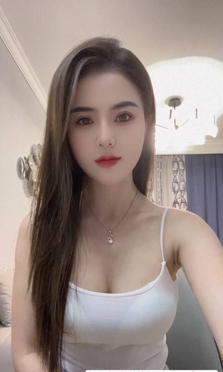 天河白胸肥臀御姐芸汐