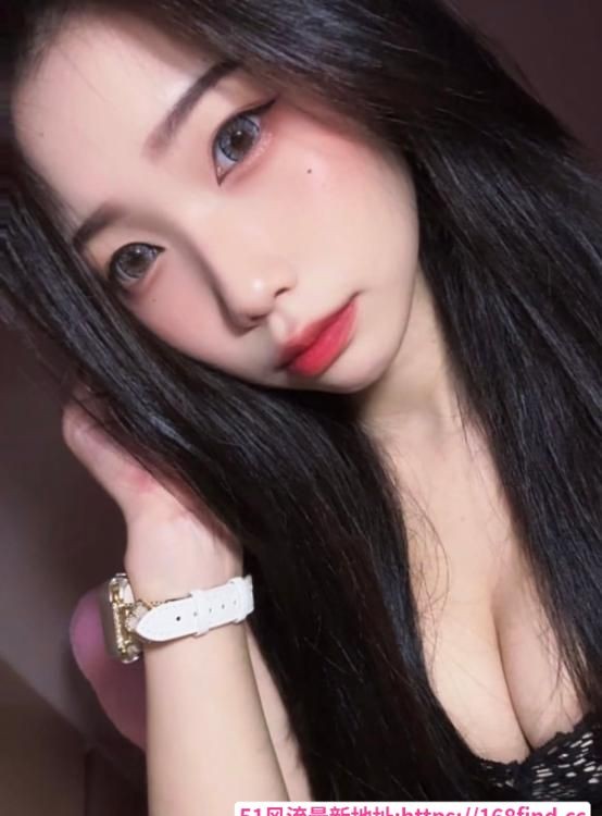 身材曼妙的原装美少女