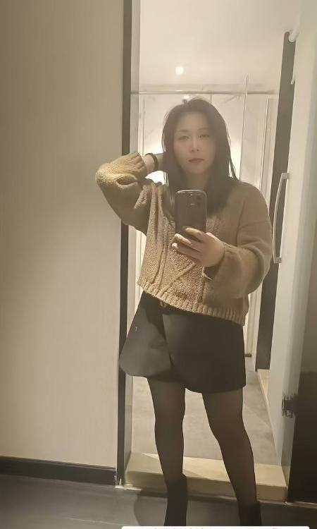 丰满黑丝骚少妇