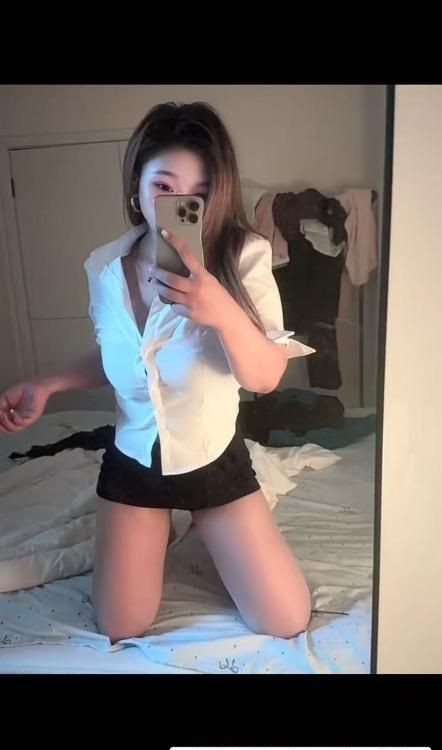市中心大奶小猫