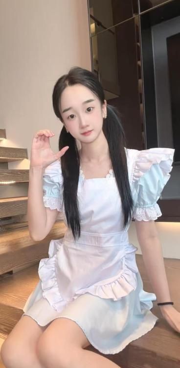 上城性感制服嫩妹