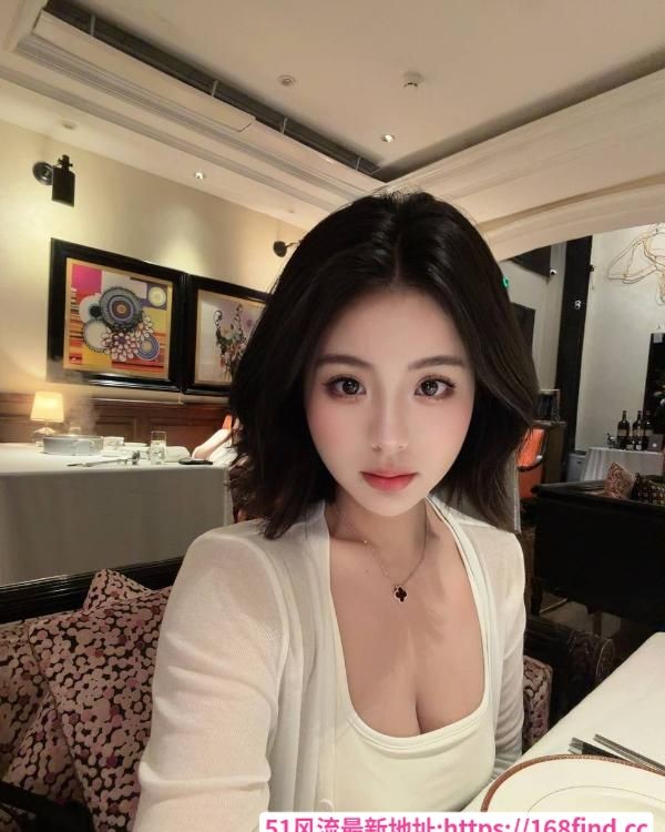 反差短发御姐颜值老师