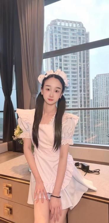 上城性感制服嫩妹