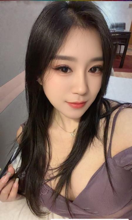 雨花舌吻大胸妹