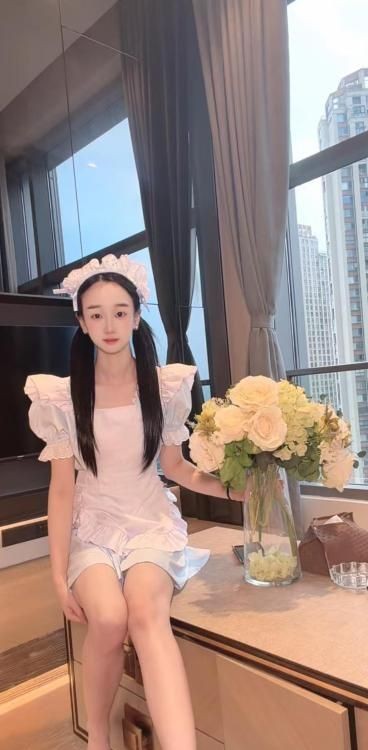 上城性感制服嫩妹