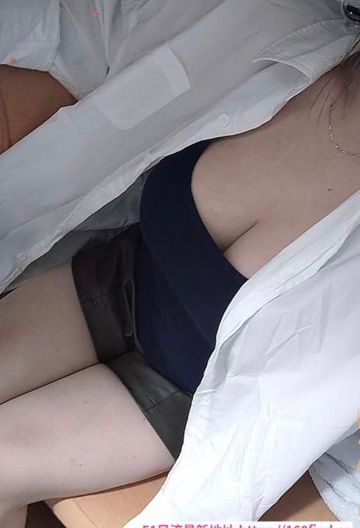 波霸潮喷小姐姐