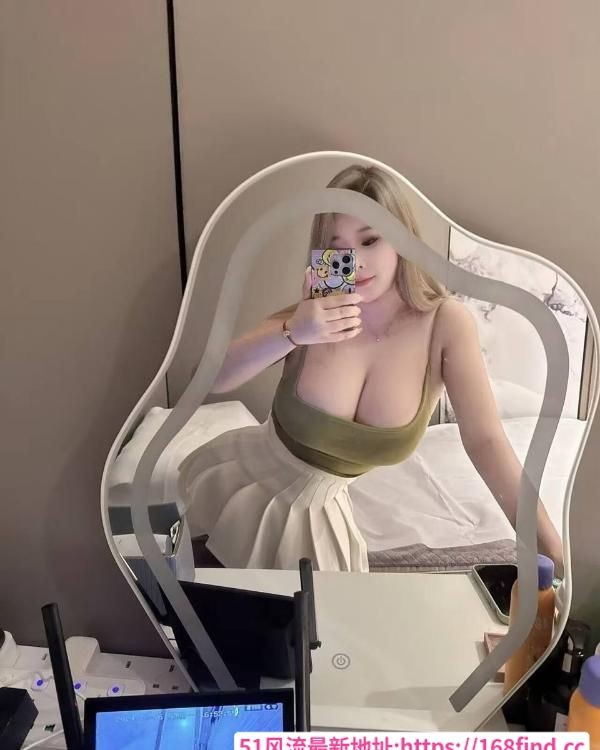丰乳肥臀风骚老师