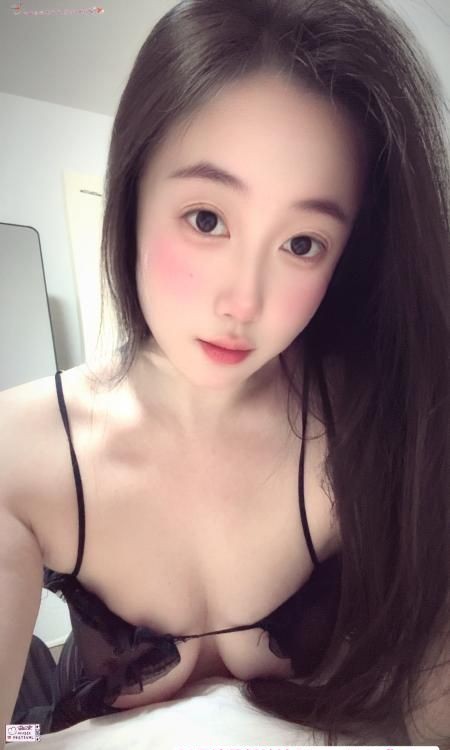 清纯美少妇小白