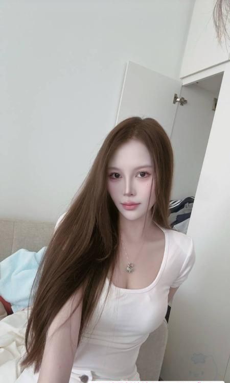 龙华大胸女友茜茜