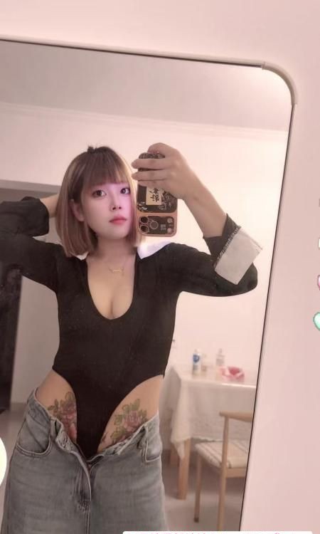 蜀山短发嫩妹