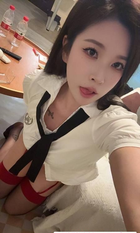 SM潮喷风骚九儿