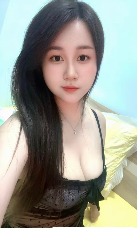 二刷丰满巨乳少妇小曼