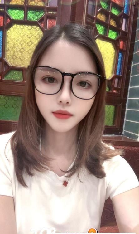 江北风骚眼镜御姐