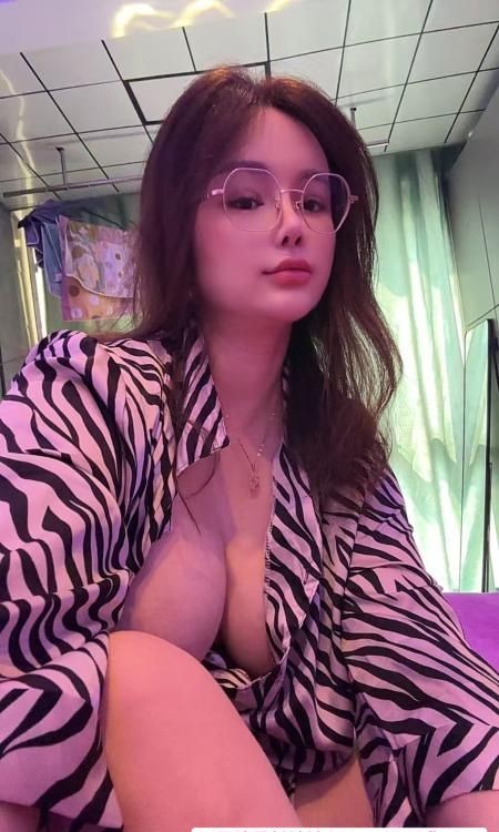 瑜伽毒龙小少妇涵涵