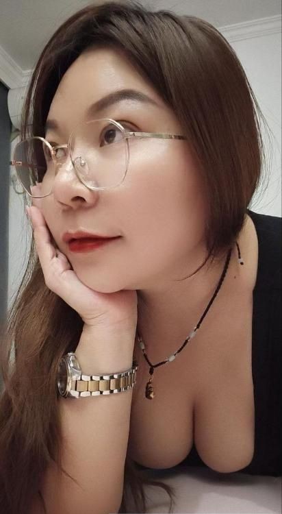 反差骚母狗