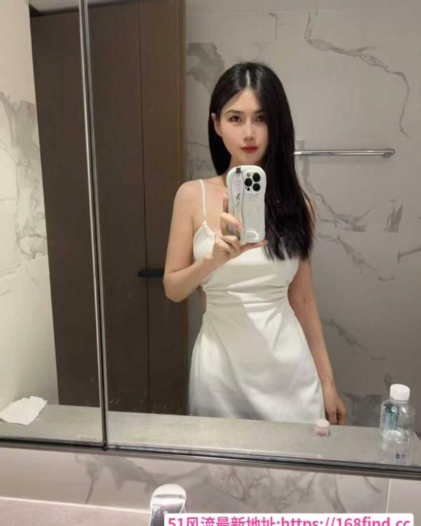 拱墅肤白大奶颜值女友