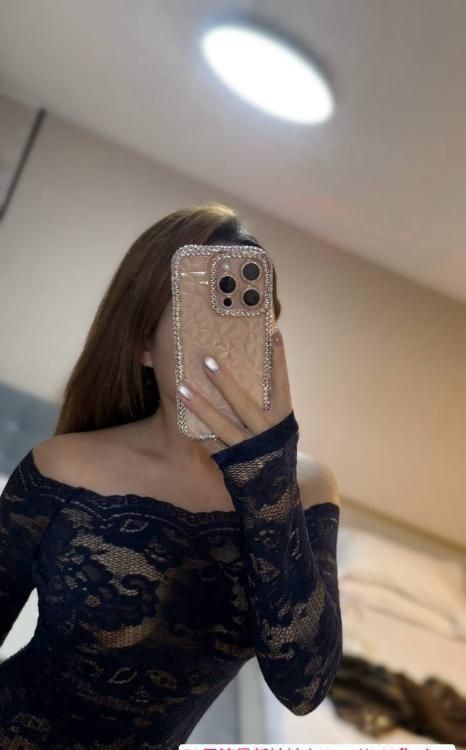 黑色拉丝榨精少妇